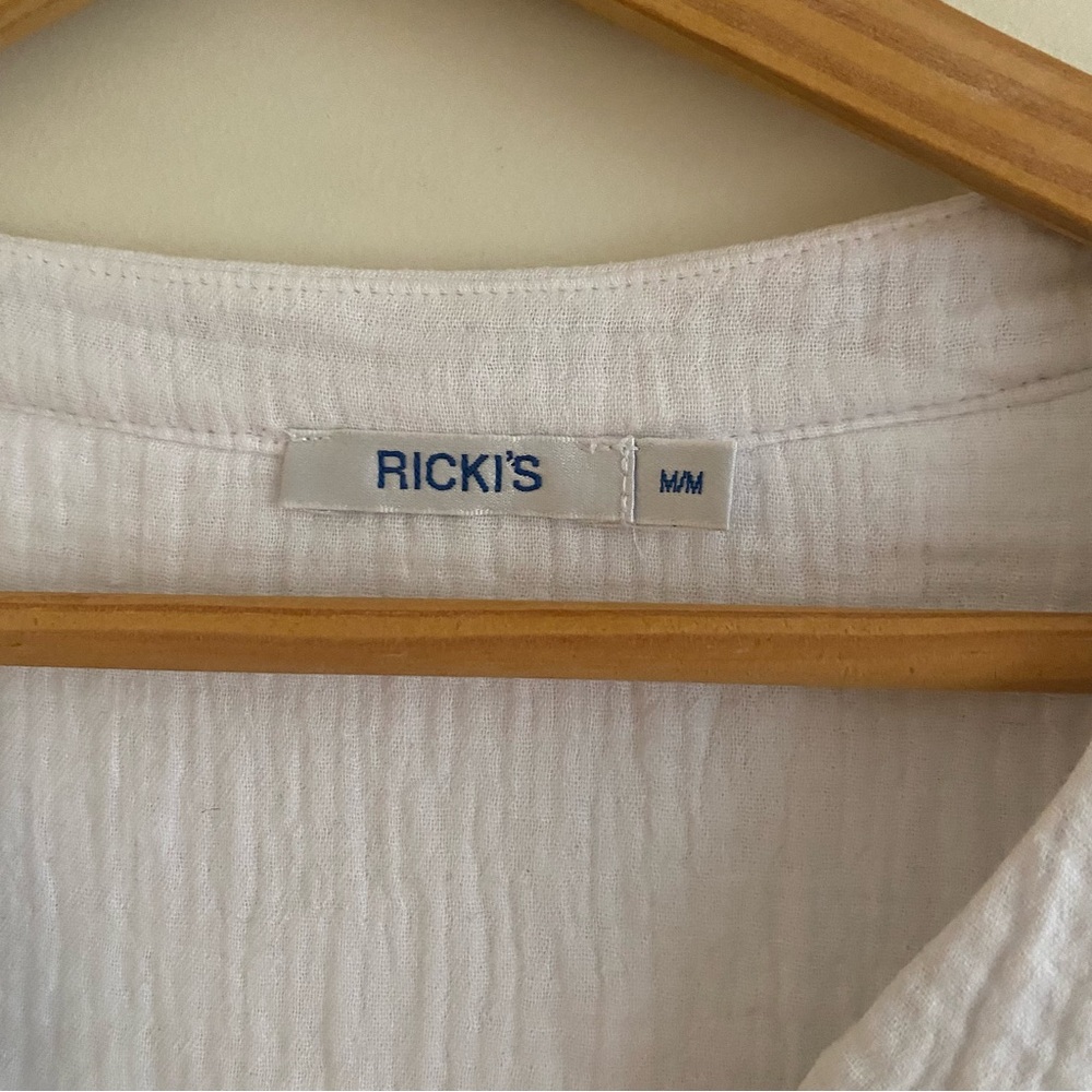 Ricki's Crinkle Gauze V-Neck Blouse - Picture 3 of 12